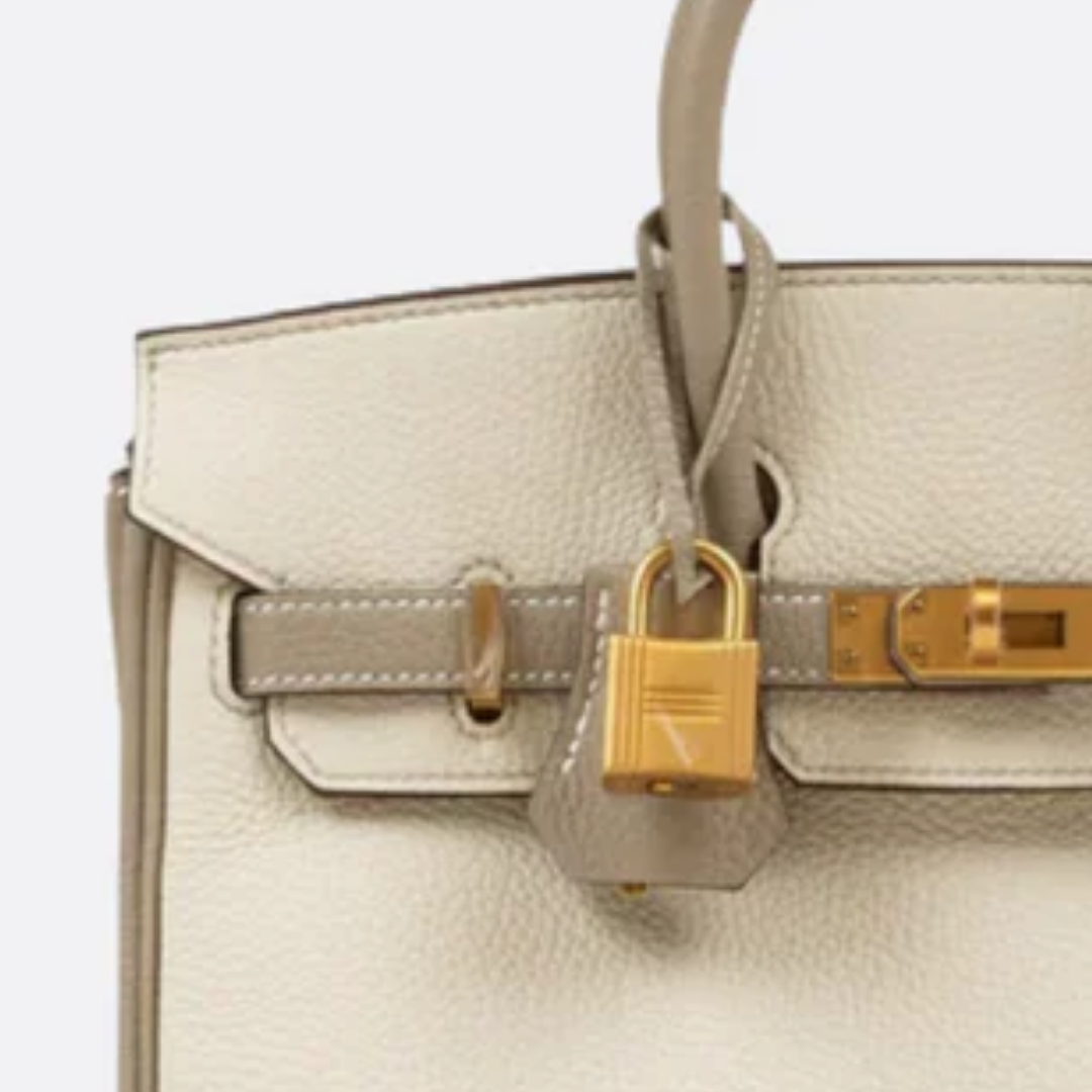 Tasche 25 Brk HSS Cr / GryTr aus Tg-Leder mit gebürsteten goldfarbenen Beschlägen