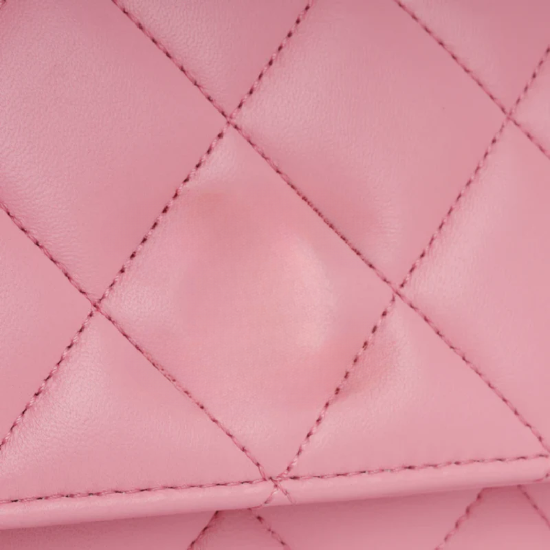 Trendige kleine Klappentasche